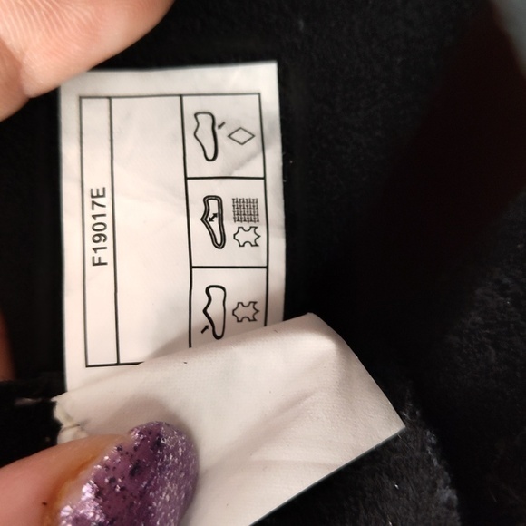 New UGG Women's Elvi Sneaker Boot in Black 🖤 Size 5🖤 - Picture 12 of 14